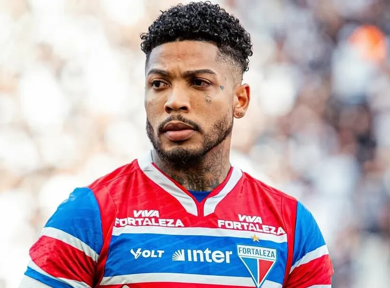 Vem pro Vitória? Marinho publica foto ao lado de Renato Kayzer - Imagem