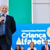 AtlasIntel: Lula lidera intenções de voto contra Flávio Bolsonaro no 1º turno - Imagem