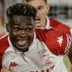 Ex-Vitória brilha na Argentina e é convocado antes da Copa do Mundo
