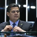 Escala 6x1: Alcolumbre projeta rito da PEC quando chegar ao Senado imagem