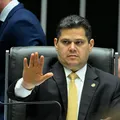 Alcolumbre fatia texto para facilitar derrubada de veto de Lula imagem