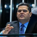Alcolumbre vence queda de braço contra Lula com rejeição de Messias ao STF imagem