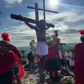 Atores amadores mantêm viva tradição da Paixão de Cristo em Barreiras imagem