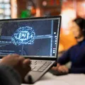 Inteligência Artificial erra sobre eleições e pode influenciar o voto imagem