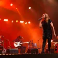 Belchior ganha tributo emocionante com trio feminino em Salvador imagem