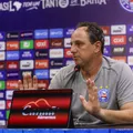 Ceni sobe o tom contra arbitragem e VAR após derrota contra Palmeiras imagem
