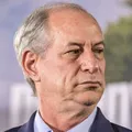 Ciro Gomes desiste da presidência e foca na disputa ao Ceará em 2026 imagem