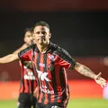 Erick comenta sobre punição e detalha busca por melhor ano da carreira imagem