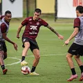 Com reforço na zaga, Vitória relaciona 23 atletas para encarar o Galo imagem