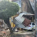Desabamento de marquise deixa uma pessoa ferida na Ribeira imagem