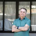 Em domiciliar, Bolsonaro pede que irmão de Michelle atue como cuidador imagem
