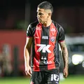 Erick tem punição reduzida pelo STJD, mas vira desfalque contra o Flu imagem