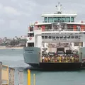 Botes de salvamento são furtados do sistema ferry-boat em Salvador imagem