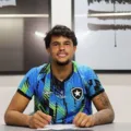 Filho do goleiro Bruno brilha na base e mira Seleção brasileira imagem