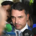 Ex-ministro de Lula detona Flávio Bolsonaro e declara guerra contra escala 6x1 imagem
