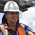 "Foque no seu sonho": Conheça Érica, a mulher que herdou a profissão do pai imagem