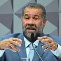 Fraudes no INSS: Carlos Lupi é citado por delatores imagem