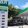 Gasolina a R$ 7,13: Acelen explica por que preço disparou em Salvador imagem