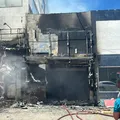 Incêndio de grandes proporções destrói loja de roupas na Cidade Baixa imagem