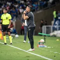 Jair Ventura aponta problema recorrente do Vitória: "Gol sobre gol" imagem