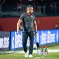 Jair Ventura celebra "pacto" cumprido pelo Vitória após vencer o Inter imagem