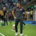 Jair Ventura vê volume maior do Grêmio, mas aponta chances perdidas imagem