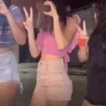 Jovem é executada após fazer sinal do CV durante live com amigas imagem