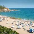 Justiça suspende alvarás de prédios em praia cartão-postal de Salvador imagem
