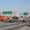 Lei quer obrigar carregadores de carros elétricos em rodovias do Brasil imagem