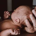 Licença-paternidade muda no Brasil nesta terça e pode chegar a 20 dias imagem