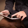 Pena para latrocínio e roubo de celular aumenta após sanção de nova lei imagem
