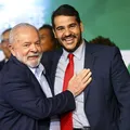 Lula pode segurar indicação ao STF após reprovação de Messias, diz Wagner imagem