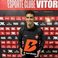 Melhor em campo, Renê agradece comparação com astro do futebol europeu imagem