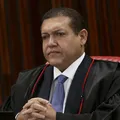 Ministro do STF viajou em avião bancado por advogada do Banco Master imagem