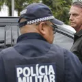 Moraes dá 24h para Bolsonaro explicar vídeo de Eduardo; prisão domiciliar está em risco imagem