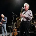 Morre saxofonista do Pink Floyd, Dick Parry aos 83 anos imagem