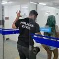 Mulher comparsa do suspeito de roubo no metrô de Salvador é presa imagem