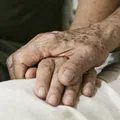 Não é só genética e idade: entenda como demência pode ser causada imagem