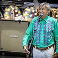 "No violão": Otto Alencar blinda Caetano Veloso em sabatina no Senado imagem