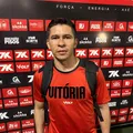 Osvaldo volta a marcar gol pelo Vitória após mais de um ano imagem