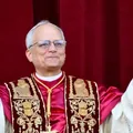 Papa Leão XIV entra na lista dos mais bem-vestidos de 2026 imagem