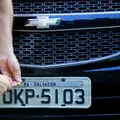 Placas de veículos podem voltar a ter nomes de cidades e estados imagem