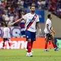 Preocupa? Willian José deixa campo após entrada dura; confira imagem