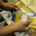 Servidores de Lauro de Freitas têm reajuste salarial de 10% no Dia do Trabalhador imagem