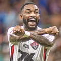 Ramon celebra boa fase no Vitória e revela conselho valioso de Osvaldo imagem