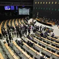 Reajuste para servidores do Congresso começa a valer após polêmica imagem