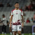 Revoltado, Erick diz que o Vitória foi "roubado de novo" contra o Athletico imagem
