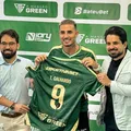 "Mandou baixar a porrada", diz Thiago Galhardo sobre Rogério Ceni imagem