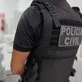 Mulher vai em delegacia recuperar dinheiro e é presa por associação criminosa imagem