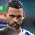 "Todos temos que melhorar, Rogério tem que melhorar", dispara atacante do Bahia imagem